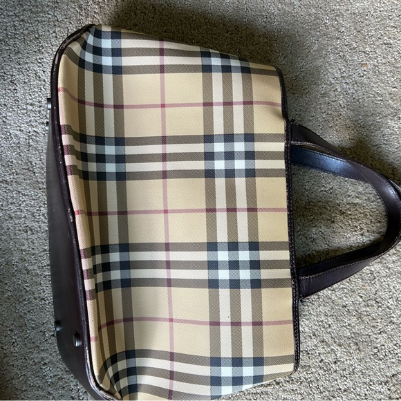 Burberry hand bag. - Picture 2 of 10